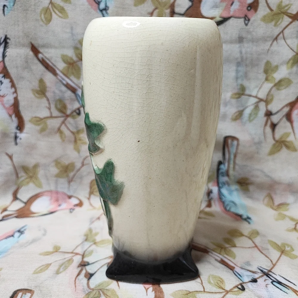 Royal Copley Green Cream Climbing Ivy Vase 7
